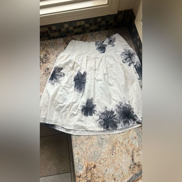 DKNY 100% Cotton circle swing skirt ￼ - Picture 8 of 10